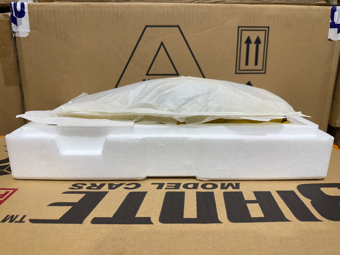 HOLDEN HX MONARO GTS SEDAN ABSINTH YELLOW - 1:18 SCALE DIECAST MODEL