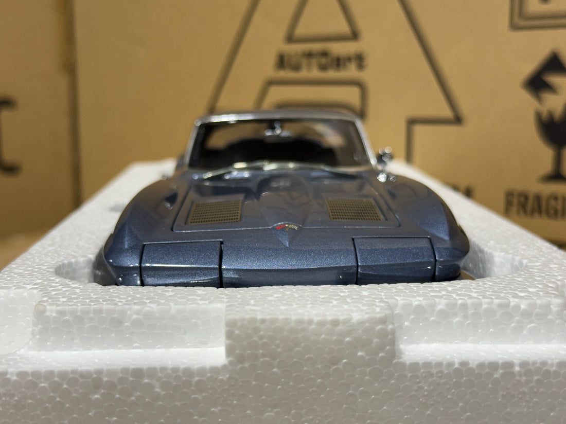1963 CHEVROLET CORVETTE COUPE - SILVER BLUE - 1:18 SCALE DIECAST MODEL - AUTOART