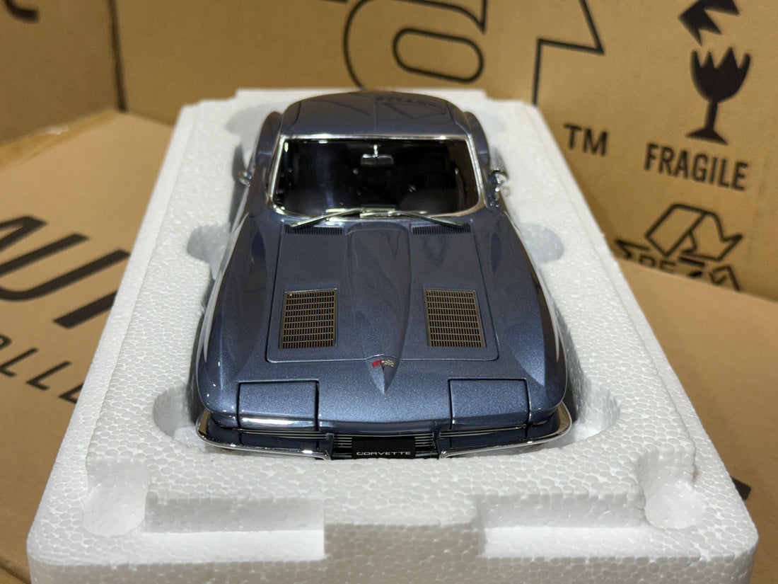 1963 CHEVROLET CORVETTE COUPE - SILVER BLUE - 1:18 SCALE DIECAST MODEL - AUTOART