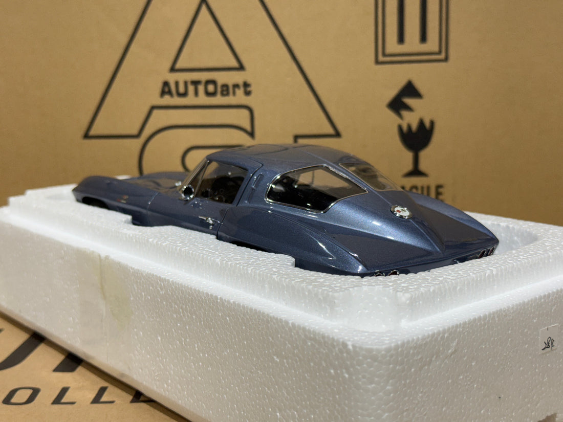 1963 CHEVROLET CORVETTE COUPE - SILVER BLUE - 1:18 SCALE DIECAST MODEL - AUTOART