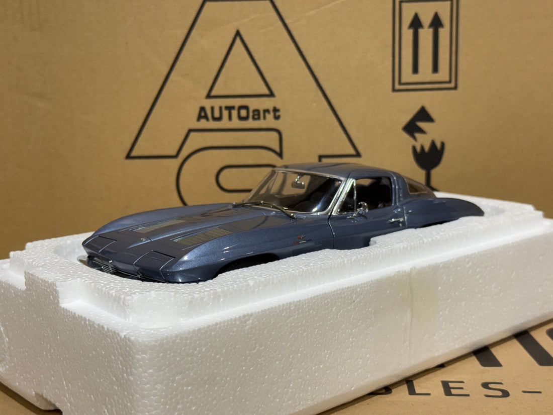 1963 CHEVROLET CORVETTE COUPE - SILVER BLUE - 1:18 SCALE DIECAST MODEL - AUTOART