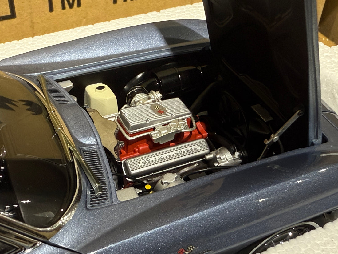 1963 CHEVROLET CORVETTE COUPE - SILVER BLUE - 1:18 SCALE DIECAST MODEL - AUTOART