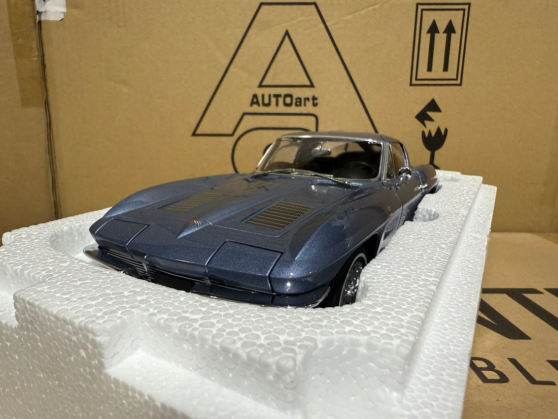1963 CHEVROLET CORVETTE COUPE - SILVER BLUE - 1:18 SCALE DIECAST MODEL - AUTOART