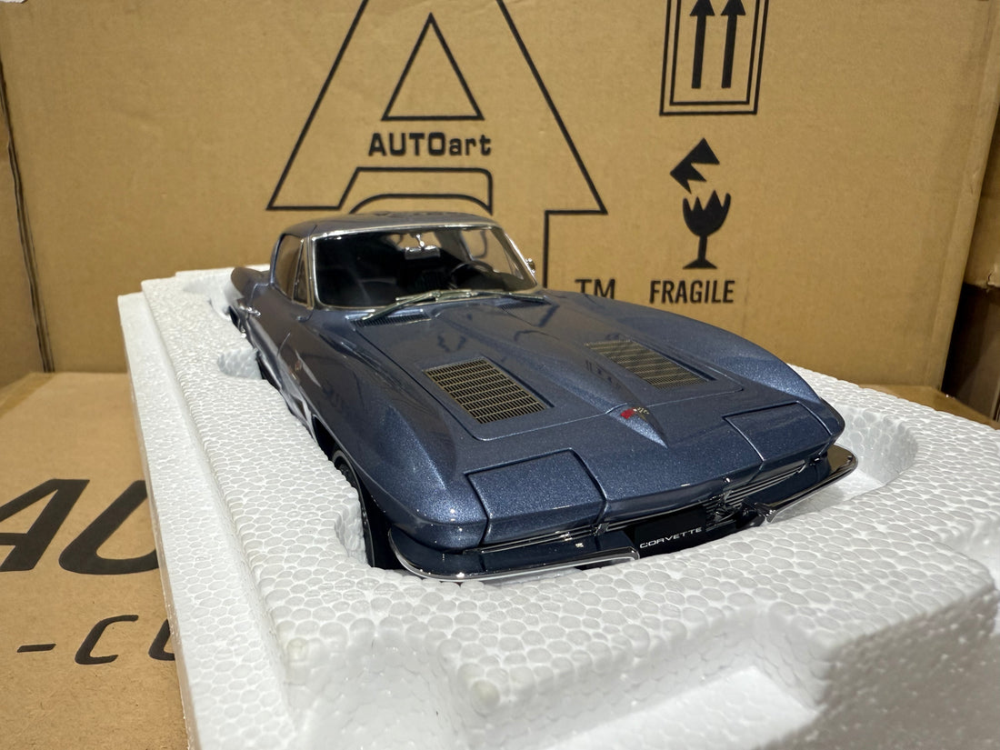1963 CHEVROLET CORVETTE COUPE - SILVER BLUE - 1:18 SCALE DIECAST MODEL - AUTOART