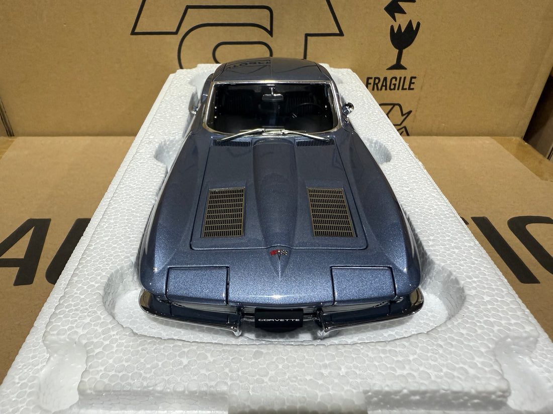 1963 CHEVROLET CORVETTE COUPE - SILVER BLUE - 1:18 SCALE DIECAST MODEL - AUTOART