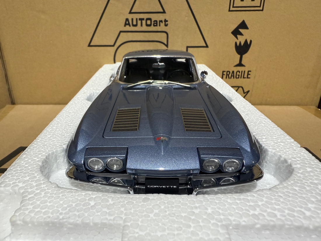 1963 CHEVROLET CORVETTE COUPE - SILVER BLUE - 1:18 SCALE DIECAST MODEL - AUTOART
