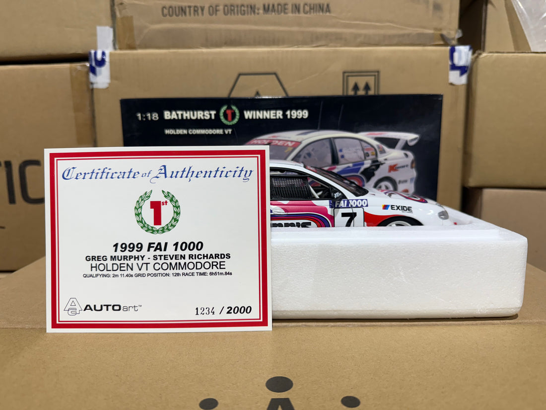 HOLDEN COMMODORE VT BATHURST 1999 G. MURPHY/S.RICHARDS #7 - 1:18 SCALE DIECAST MODEL - AUTOART