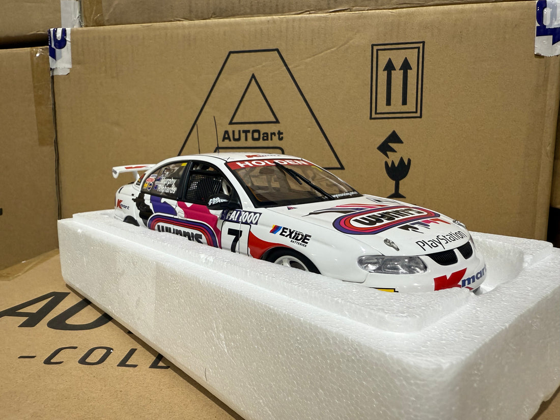 HOLDEN COMMODORE VT BATHURST 1999 G. MURPHY/S.RICHARDS #7 - 1:18 SCALE DIECAST MODEL - AUTOART