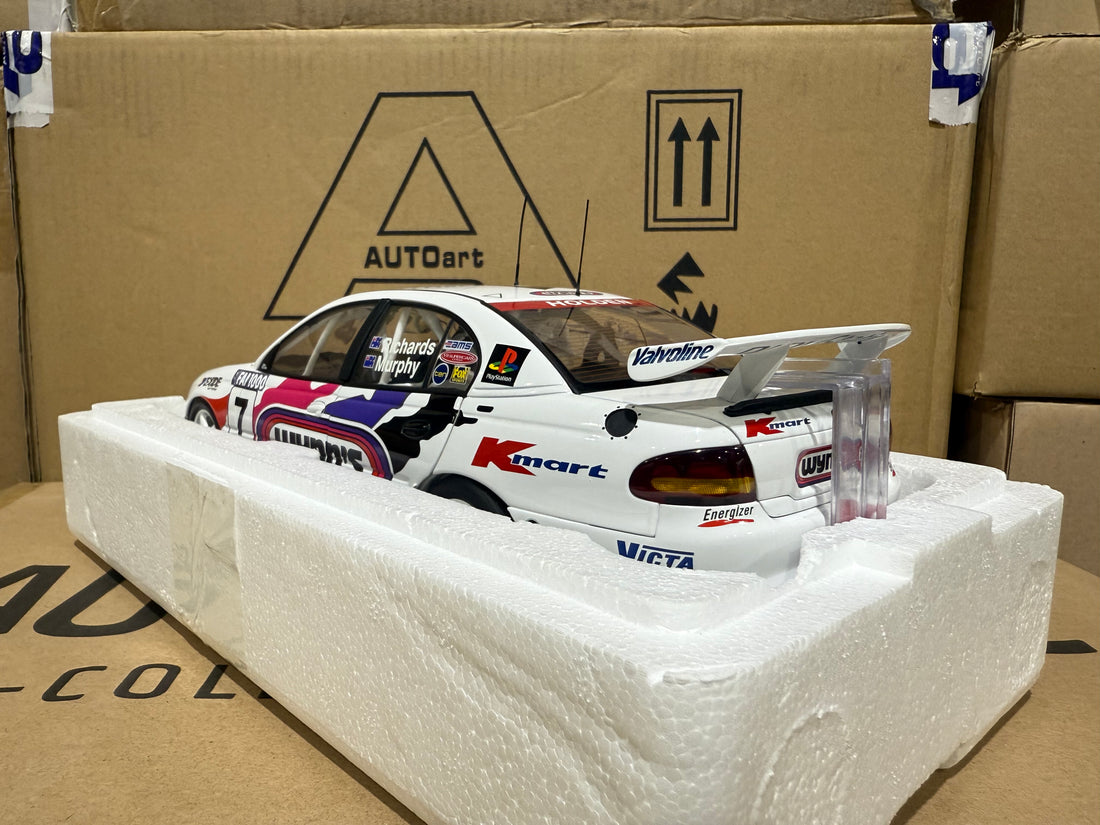 HOLDEN COMMODORE VT BATHURST 1999 G. MURPHY/S.RICHARDS #7 - 1:18 SCALE DIECAST MODEL - AUTOART