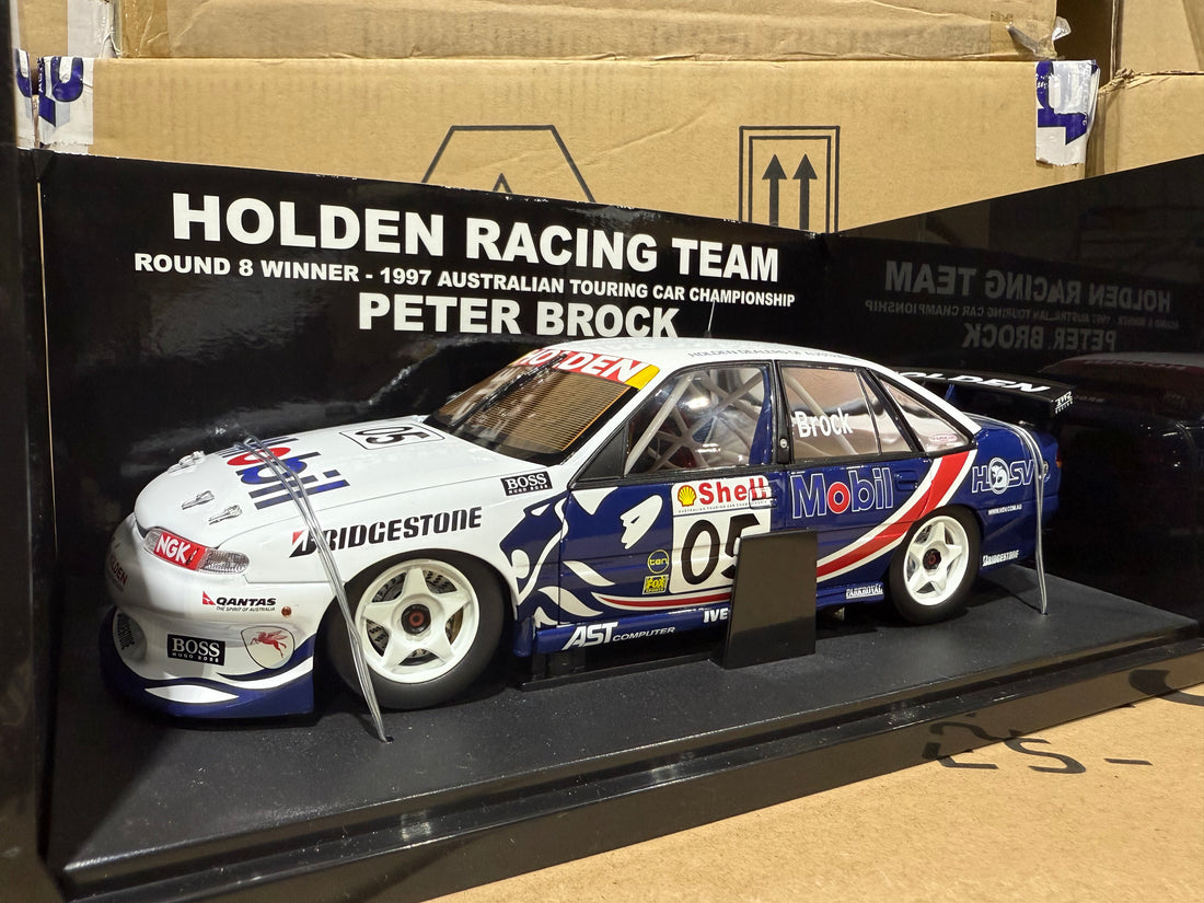 1997 PETER BROCK - ROUND 8 WINNER - HOLDEN VS COMMODORE - 1:18 SCALE DIECAST MODEL - BIANTE/AUTOART