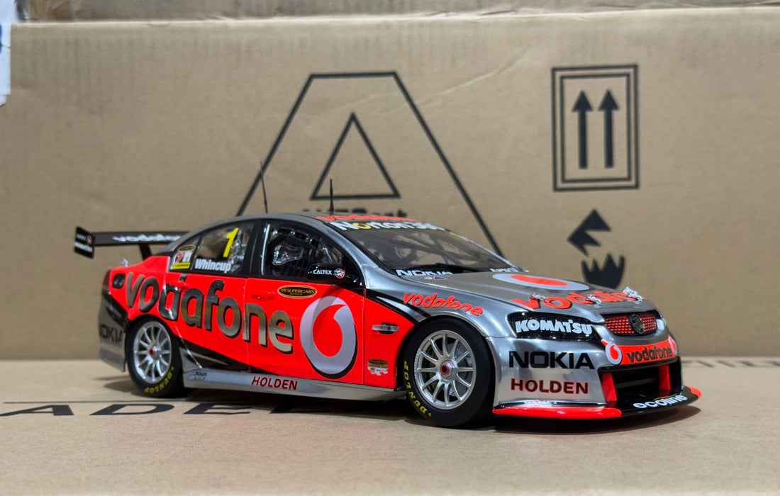 Holden VE Commodore 2010 Triple Eight Race Engineering Jamie Whincup - 1:18 Scale Diecast Model