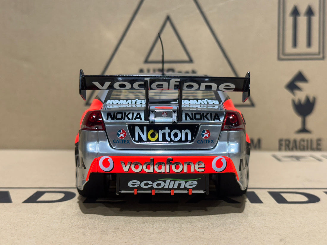 Holden VE Commodore 2010 Triple Eight Race Engineering Jamie Whincup - 1:18 Scale Diecast Model