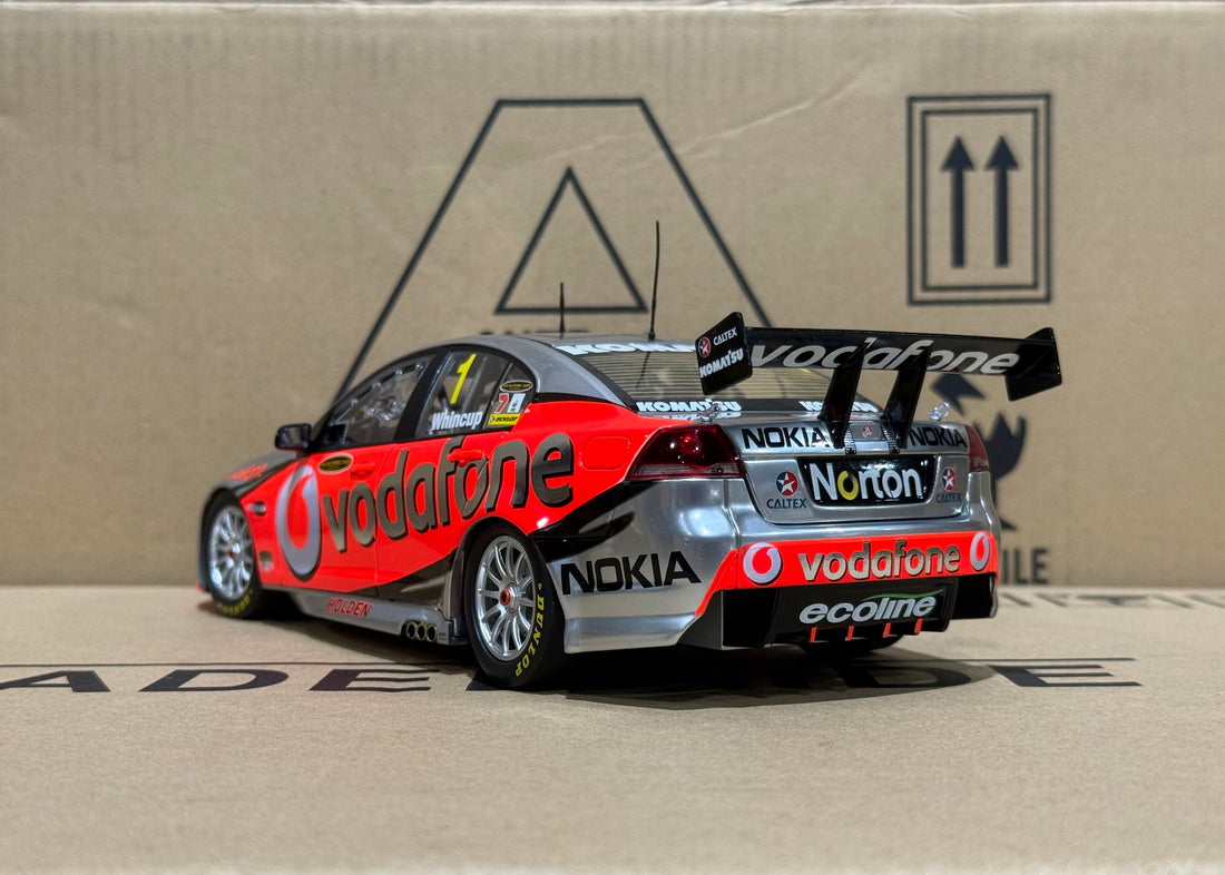 Holden VE Commodore 2010 Triple Eight Race Engineering Jamie Whincup - 1:18 Scale Diecast Model