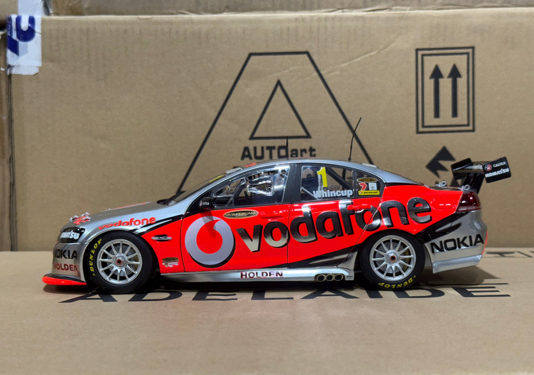 Holden VE Commodore 2010 Triple Eight Race Engineering Jamie Whincup - 1:18 Scale Diecast Model