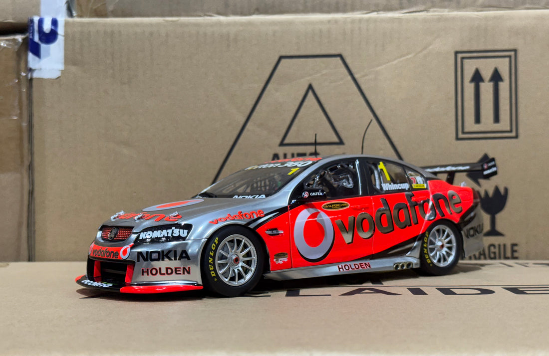 Holden VE Commodore 2010 Triple Eight Race Engineering Jamie Whincup - 1:18 Scale Diecast Model