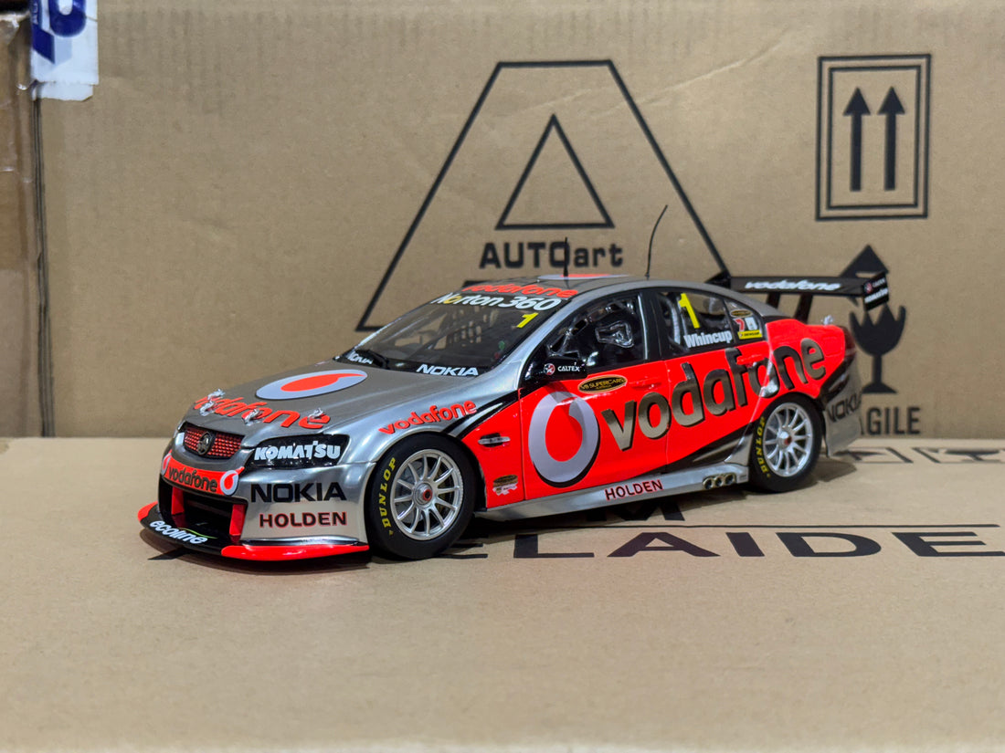 Holden VE Commodore 2010 Triple Eight Race Engineering Jamie Whincup - 1:18 Scale Diecast Model