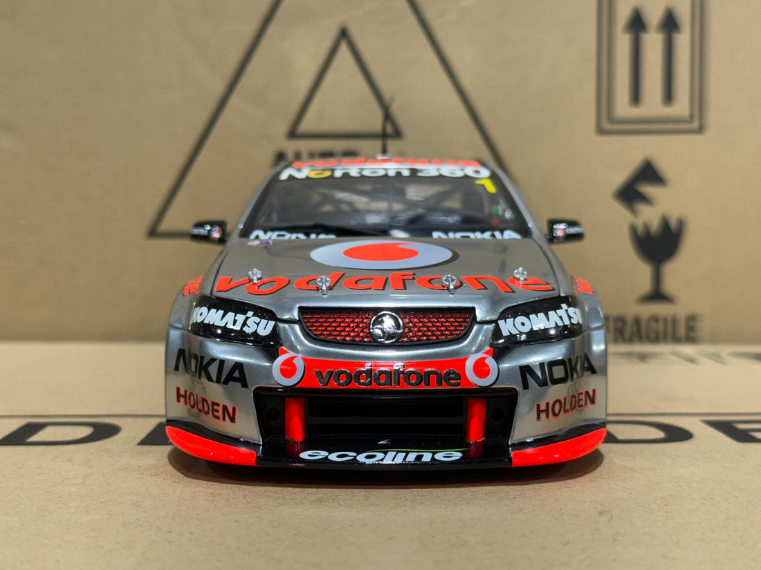 Holden VE Commodore 2010 Triple Eight Race Engineering Jamie Whincup - 1:18 Scale Diecast Model