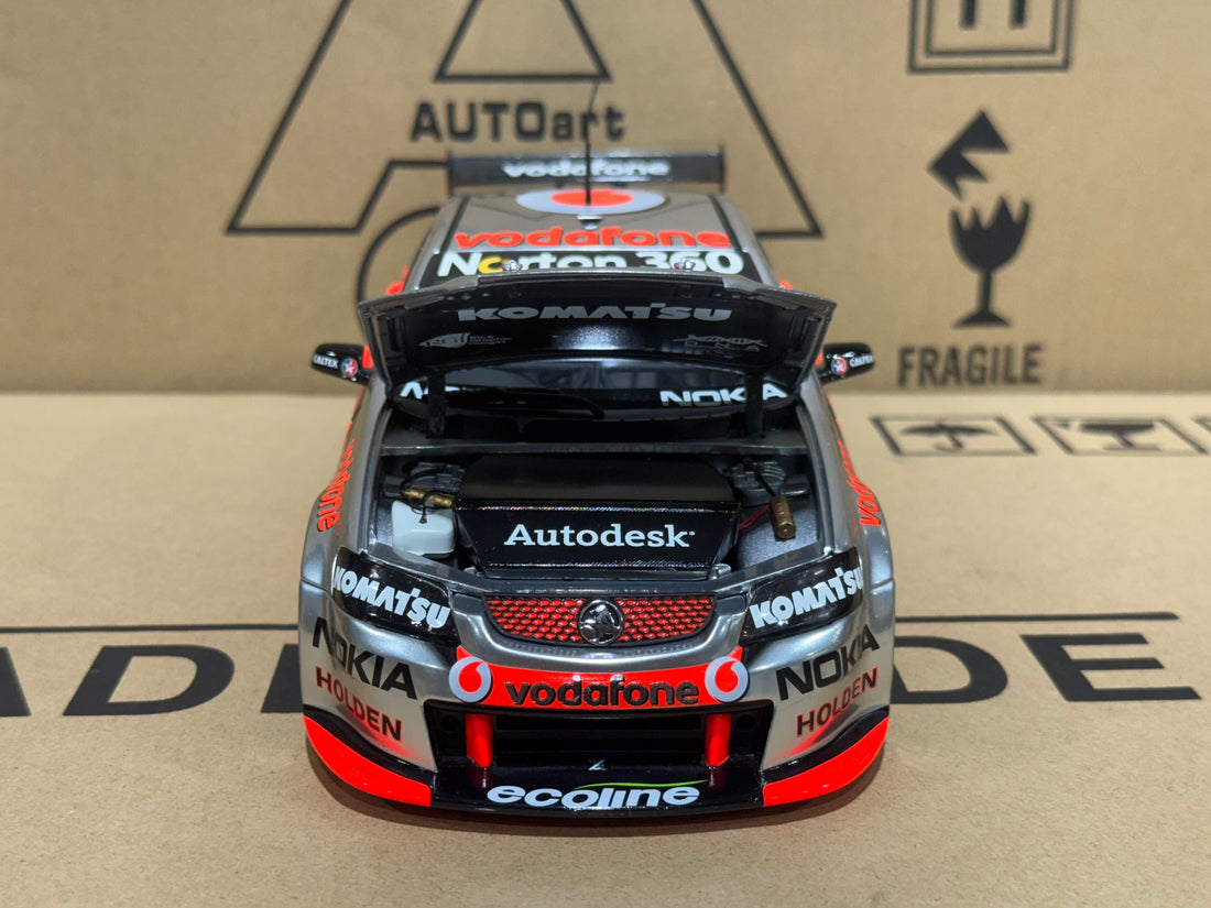 Holden VE Commodore 2010 Triple Eight Race Engineering Jamie Whincup - 1:18 Scale Diecast Model