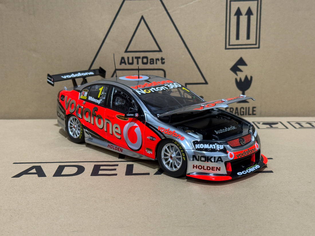 Holden VE Commodore 2010 Triple Eight Race Engineering Jamie Whincup - 1:18 Scale Diecast Model