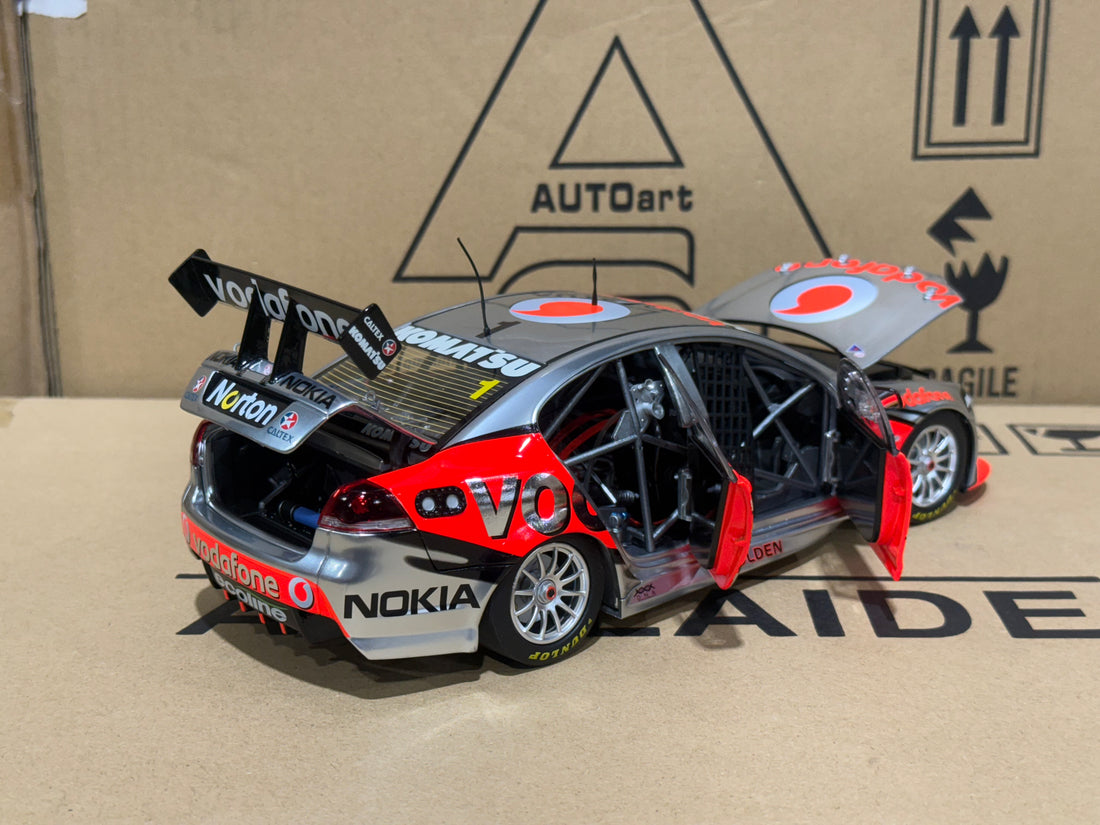 Holden VE Commodore 2010 Triple Eight Race Engineering Jamie Whincup - 1:18 Scale Diecast Model