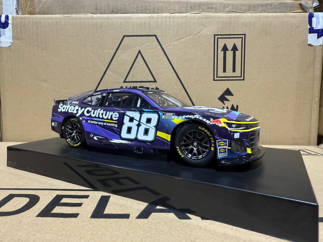 SHANE VAN GISBERGEN 2025 SAFETY CULTURE 1:24 SCALE ELITE DIECAST