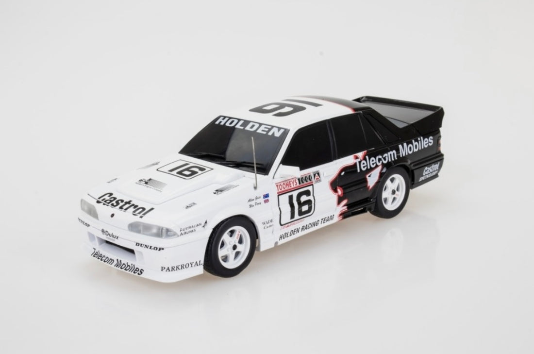 LIGH UP - #16 HRT VL WALKINSHAW 1990 BATHURST WINNER - 1:24 SCALE - DDA