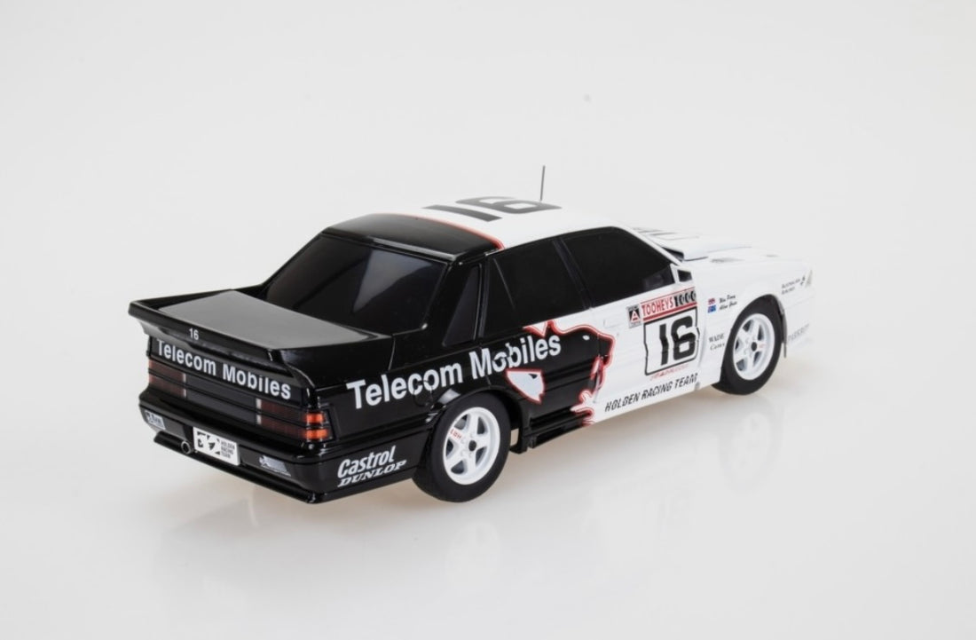 LIGH UP - #16 HRT VL WALKINSHAW 1990 BATHURST WINNER - 1:24 SCALE - DDA