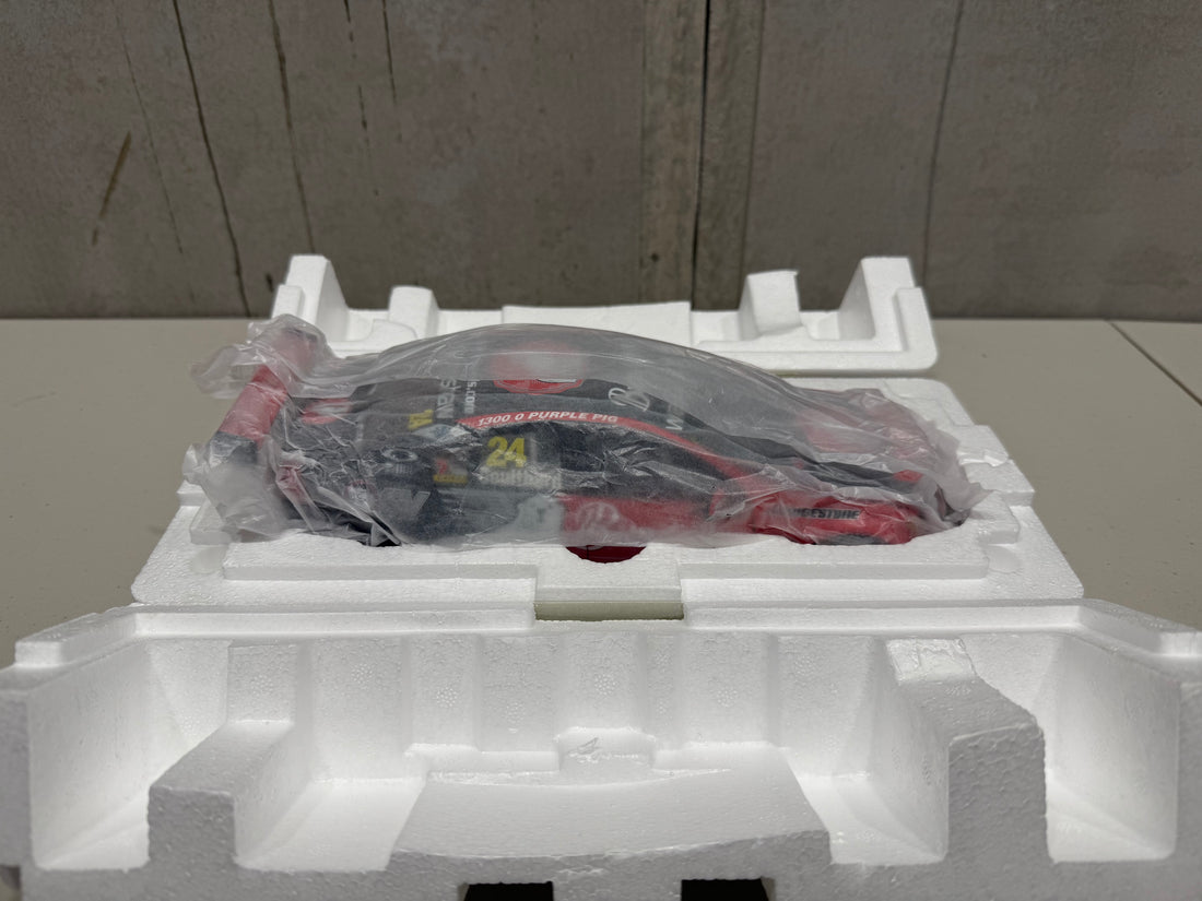 FABIAN COULTHARD - BUNDABERG RED RACING 2010 HOLDEN VE COMMODORE - 1:18 SCALE DIECAST MODEL - BIANTE