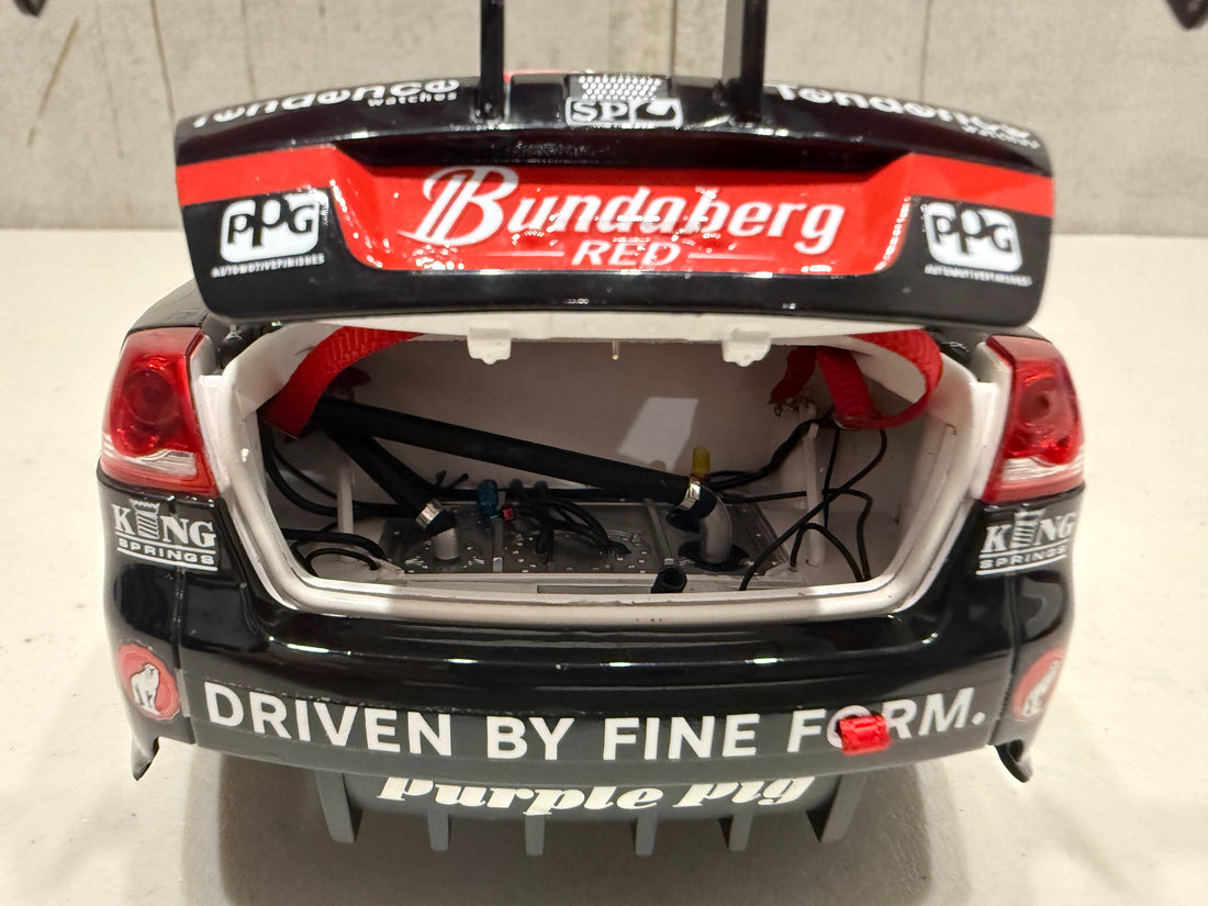 FABIAN COULTHARD - BUNDABERG RED RACING 2010 HOLDEN VE COMMODORE - 1:18 SCALE DIECAST MODEL - BIANTE
