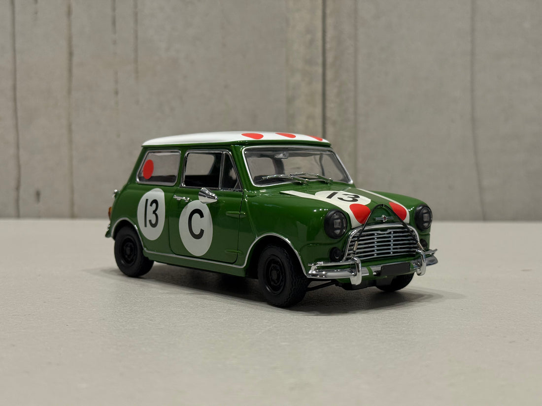 1966 BATHURST WINNER - MORRIS COOPER S - B.HOLDEN - R.AALTONEN - 1:18 SCALE DIECAST MODEL