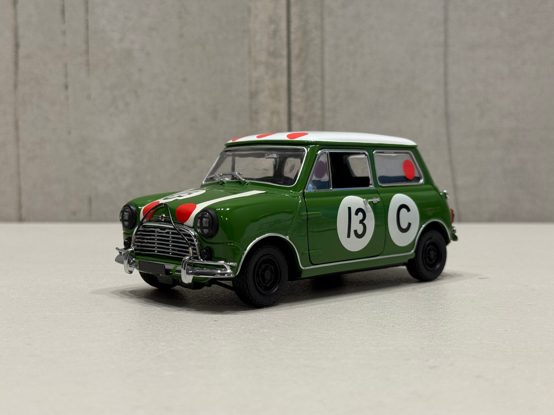 1966 BATHURST WINNER - MORRIS COOPER S - B.HOLDEN - R.AALTONEN - 1:18 SCALE DIECAST MODEL