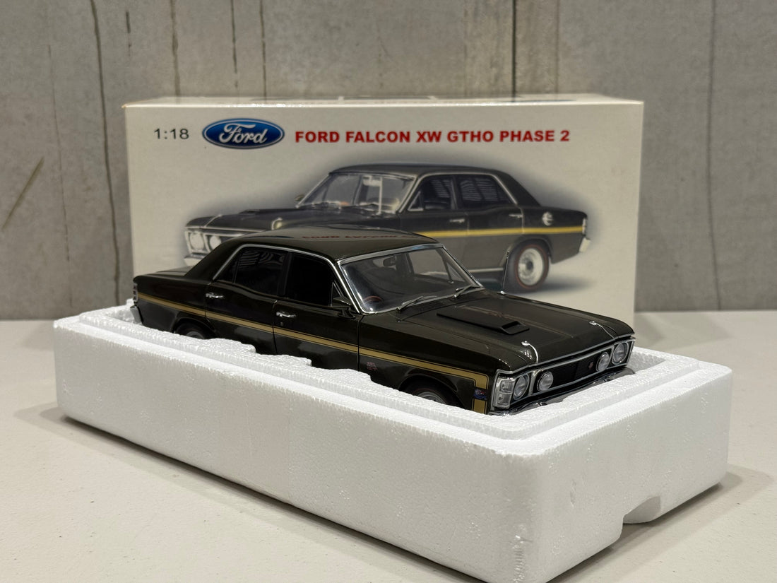 FORD XW FALCON GTHO PHASE 2 - REEF GREEN - 1:18 SCALE DIECAST MODEL - BIANTE/AUTOART
