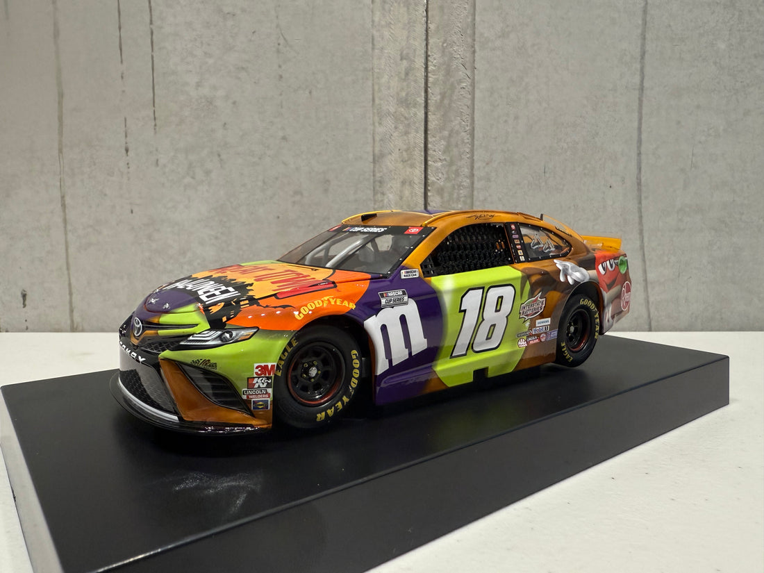 KYLE BUSCH 2020 M&M'S HALLOWEEN 1:24 SCALE ARC DIECAST MODEL