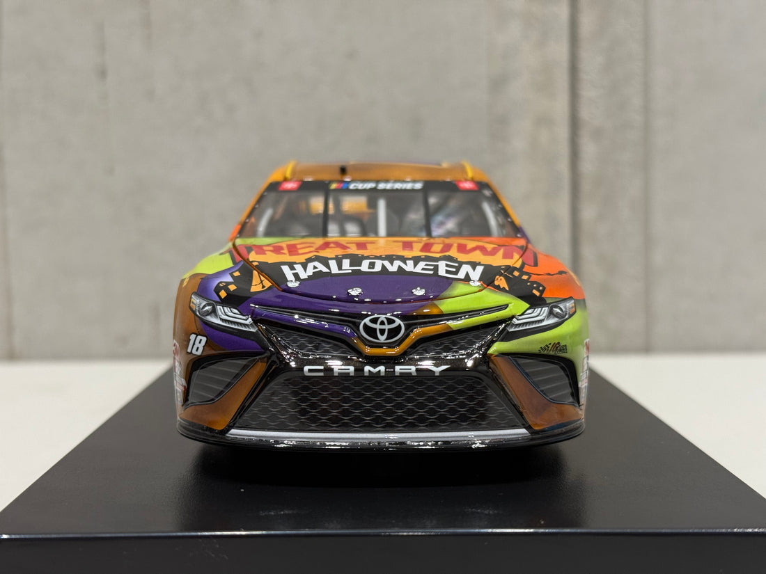 KYLE BUSCH 2020 M&M'S HALLOWEEN 1:24 SCALE ARC DIECAST MODEL