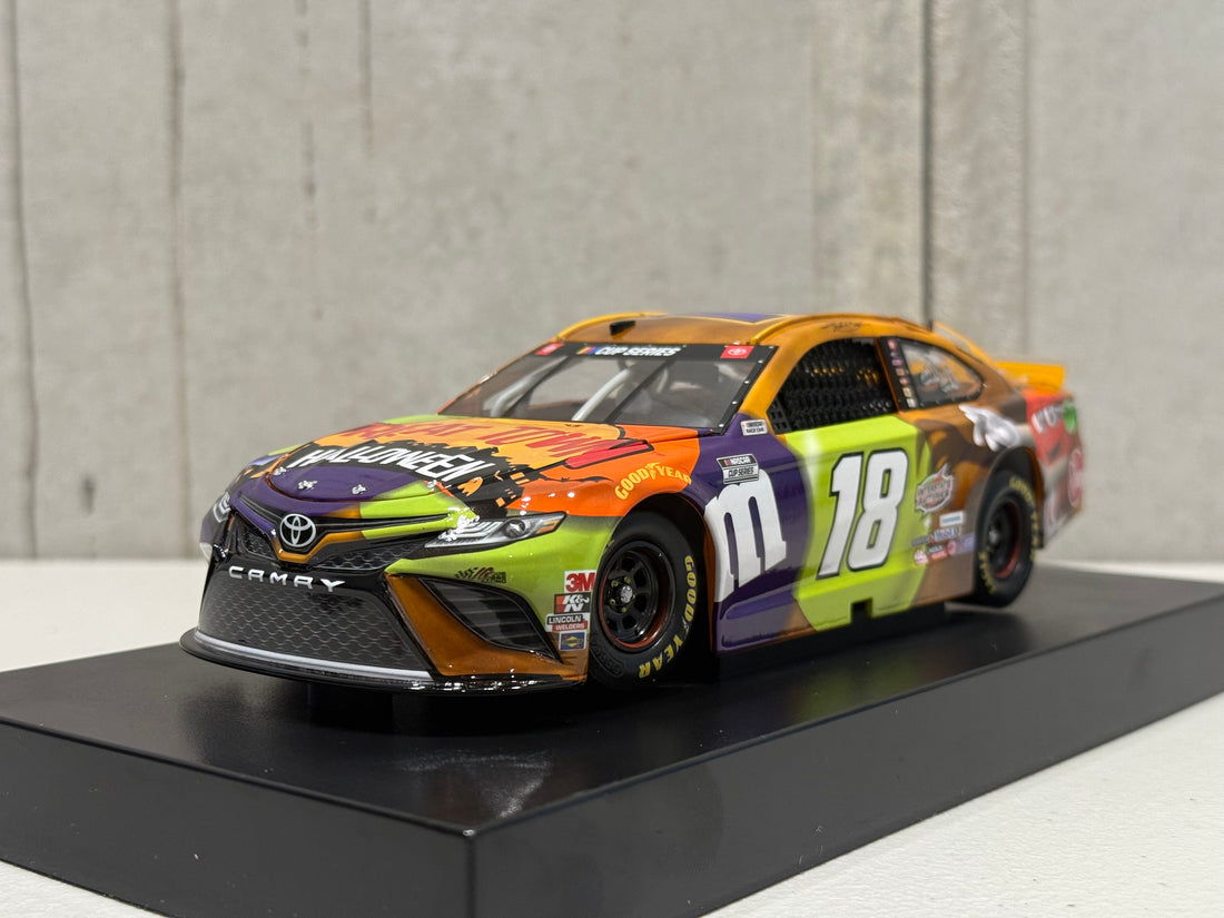 KYLE BUSCH 2020 M&M'S HALLOWEEN 1:24 SCALE ARC DIECAST MODEL