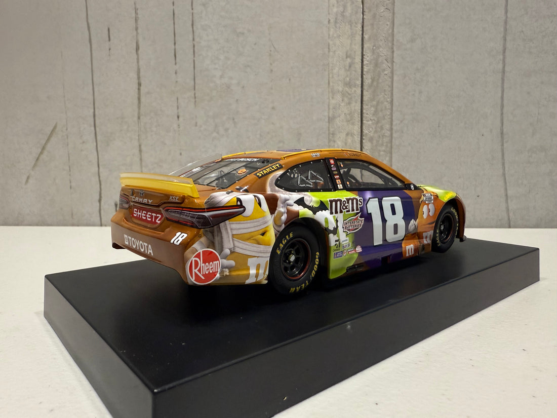 KYLE BUSCH 2021 M&M'S HALLOWEEN 1:24 SCALE ELITE DIECAST MODEL