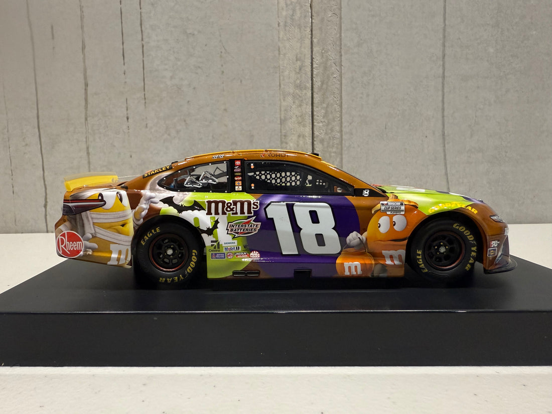 KYLE BUSCH 2021 M&M'S HALLOWEEN 1:24 SCALE ELITE DIECAST MODEL