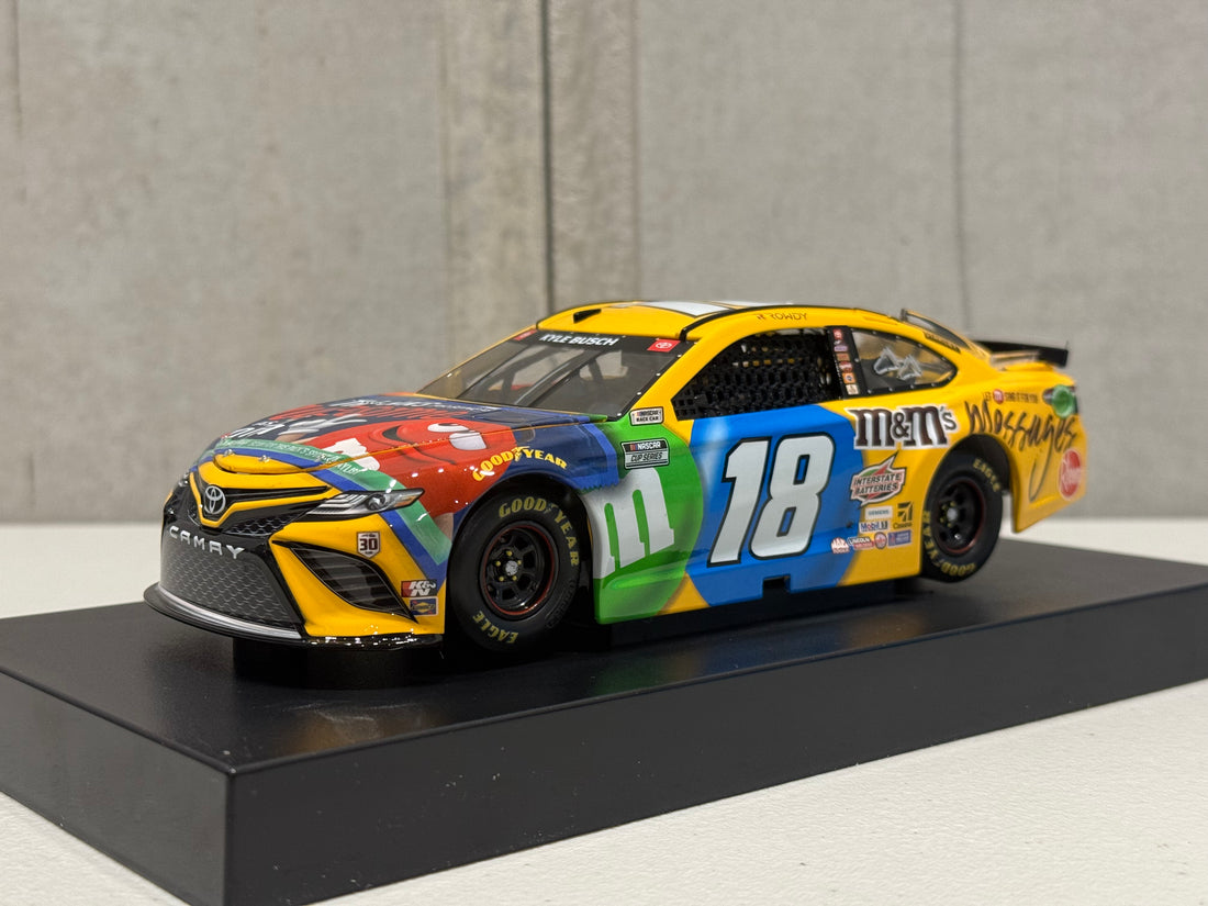 KYLE BUSCH 2021 M&M'S MESSAGES-AWESOME - 1:24 SCALE ELITE DIECAST MODEL