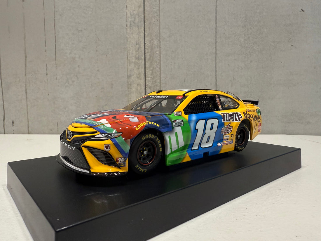 KYLE BUSCH 2021 M&M'S MESSAGES-AWESOME - 1:24 SCALE ELITE DIECAST MODEL
