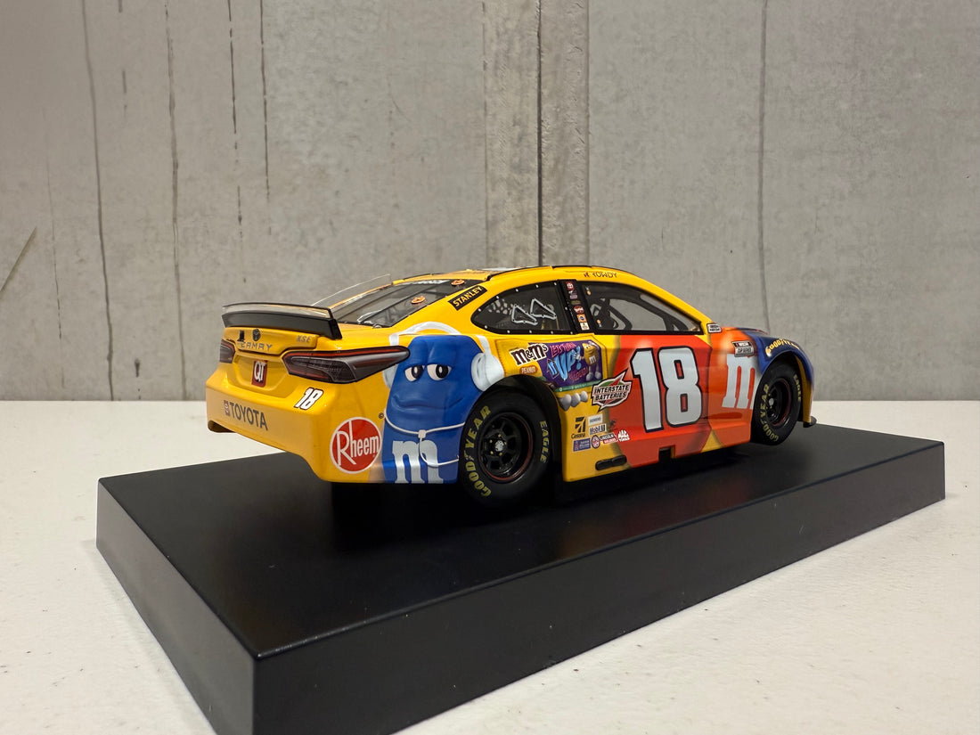 KYLE BUSCH 2021 M&M'S MESSAGES-AWESOME - 1:24 SCALE ELITE DIECAST MODEL
