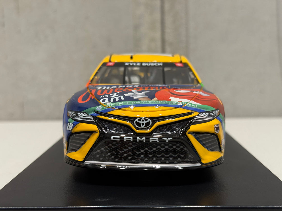 KYLE BUSCH 2021 M&M'S MESSAGES-AWESOME - 1:24 SCALE ELITE DIECAST MODEL
