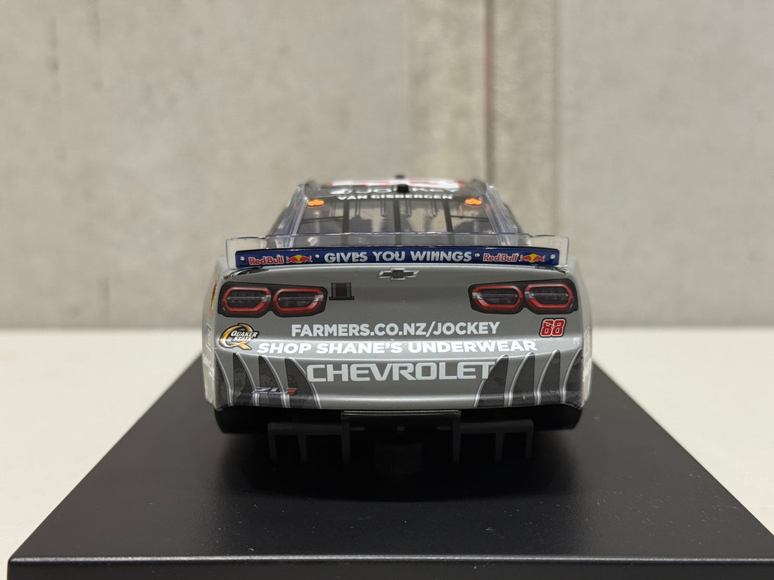 SHANE VAN GISBERGEN 2025 JOCKEY NEW ZEALAND 1:24 SCALE ELITE DIECAST