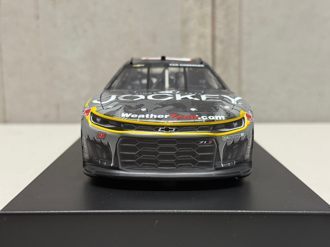 SHANE VAN GISBERGEN 2025 JOCKEY NEW ZEALAND 1:24 SCALE ELITE DIECAST