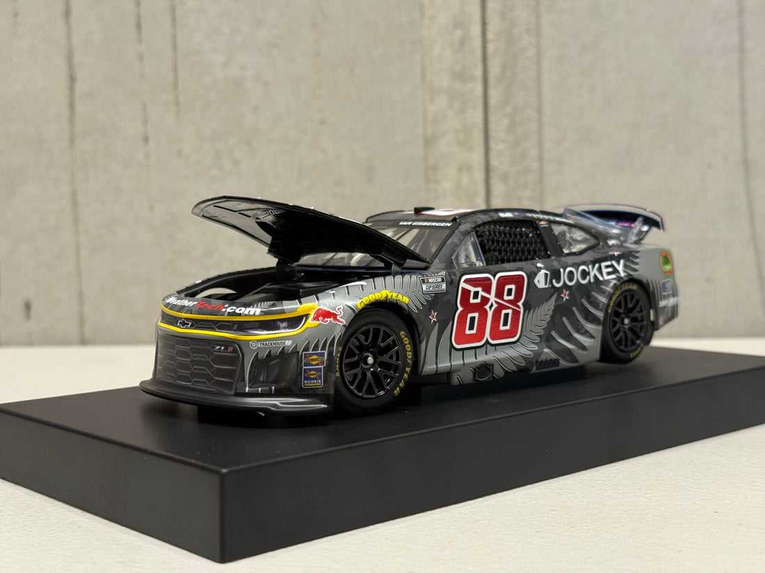 SHANE VAN GISBERGEN 2025 JOCKEY NEW ZEALAND 1:24 SCALE ELITE DIECAST