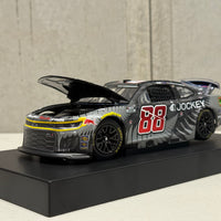 SHANE VAN GISBERGEN 2025 JOCKEY NEW ZEALAND 1:24 SCALE ELITE DIECAST
