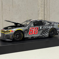 SHANE VAN GISBERGEN 2025 JOCKEY NEW ZEALAND 1:24 SCALE ELITE DIECAST