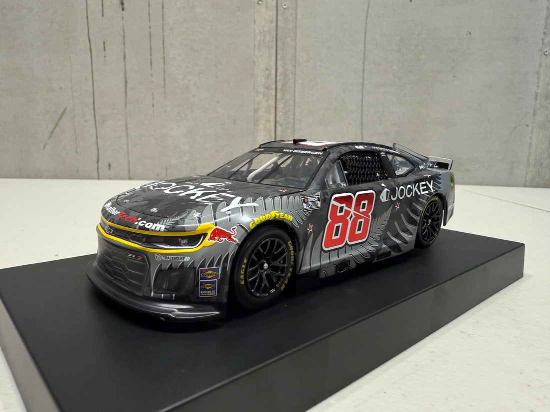SHANE VAN GISBERGEN 2025 JOCKEY NEW ZEALAND 1:24 SCALE ELITE DIECAST