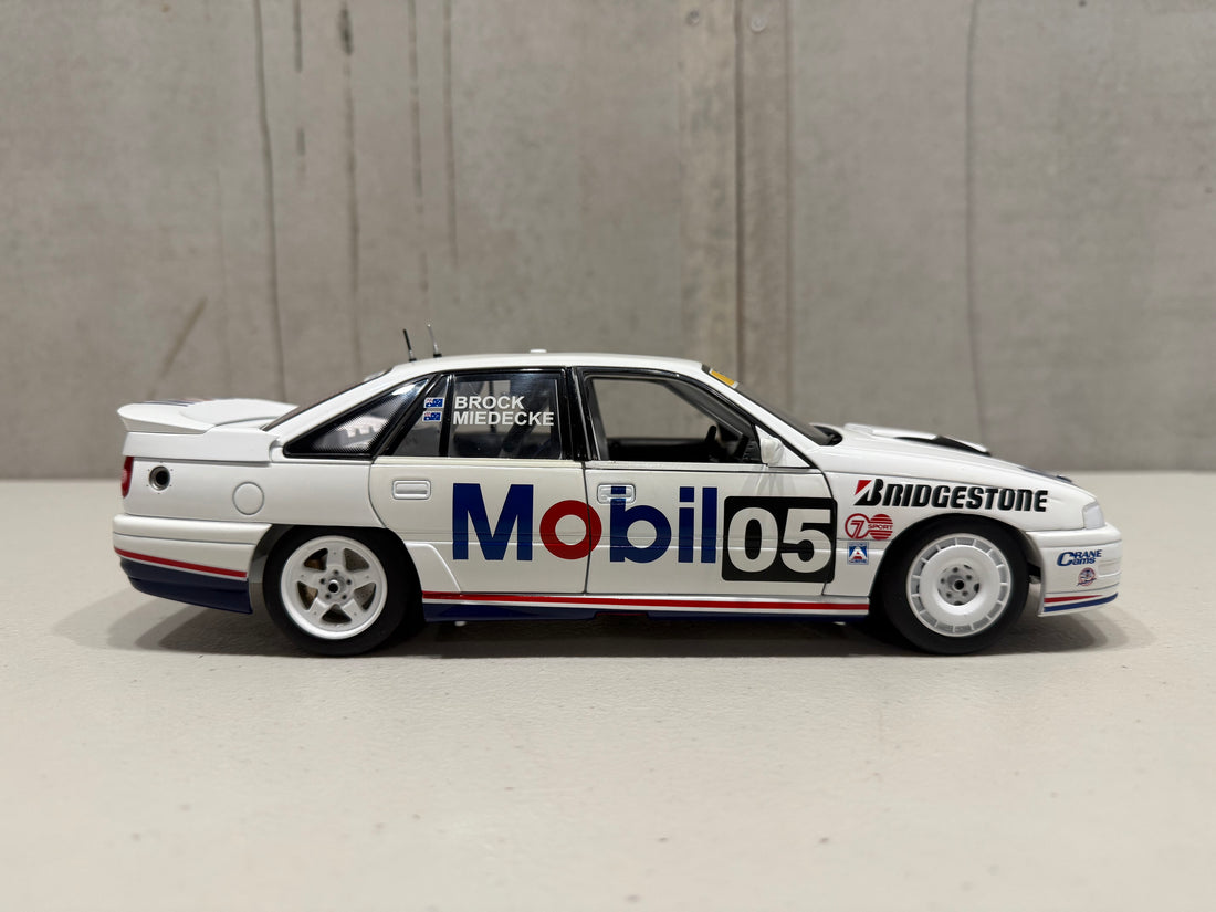 1991 PETER BROCK/ANDREW MIEDECKE - BATHURST 1000 - HOLDEN VN COMMODORE - 1:18 SCALE DIECAST MODEL - BIANTE