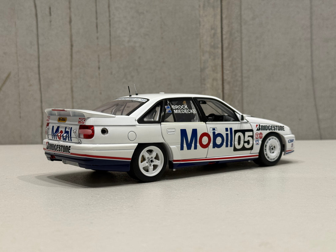 1991 PETER BROCK/ANDREW MIEDECKE - BATHURST 1000 - HOLDEN VN COMMODORE - 1:18 SCALE DIECAST MODEL - BIANTE
