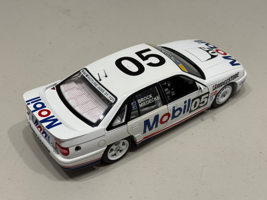 1991 PETER BROCK/ANDREW MIEDECKE - BATHURST 1000 - HOLDEN VN COMMODORE - 1:18 SCALE DIECAST MODEL - BIANTE